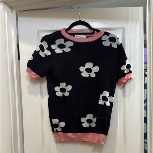 Black and Pink Floral Women's Top - Picture 1 of 3